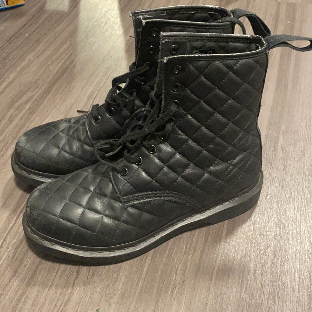 DOC MARTENS